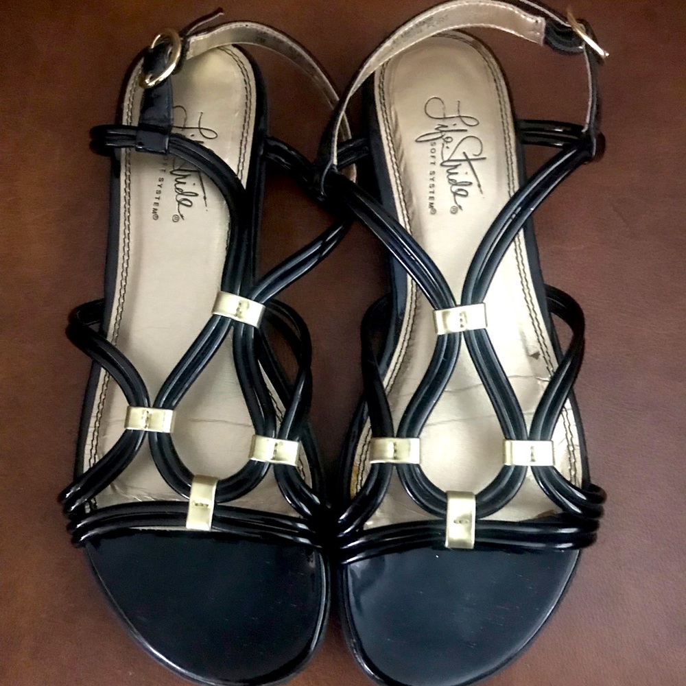 Lifestyle black sandals
